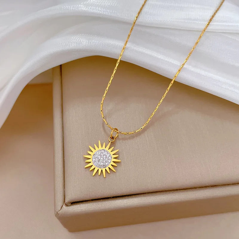Stainless Steel CZ Crystal Sunflower Pendant Necklace For Women Round Solar Sun Charm Fashion Jewelry Retro Necklace Collar