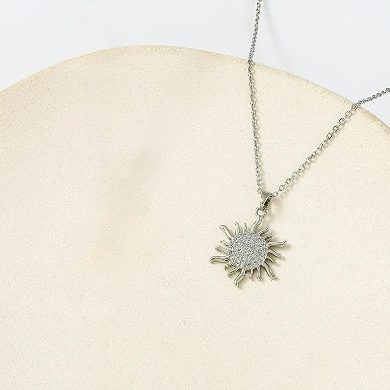 Stainless Steel CZ Crystal Sunflower Pendant Necklace For Women Round Solar Sun Charm Fashion Jewelry Retro Necklace Collar