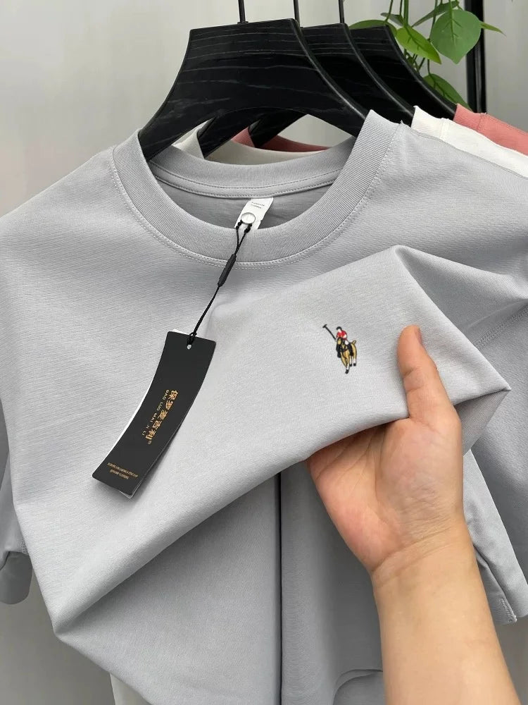 Camiseta Hombre 100% Algodón Manga Corta — Bordado Pony, Cuello Redondo, Verano
