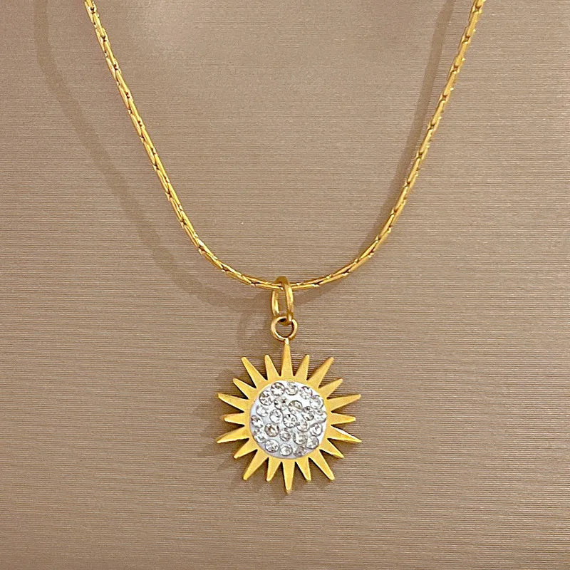 Stainless Steel CZ Crystal Sunflower Pendant Necklace For Women Round Solar Sun Charm Fashion Jewelry Retro Necklace Collar