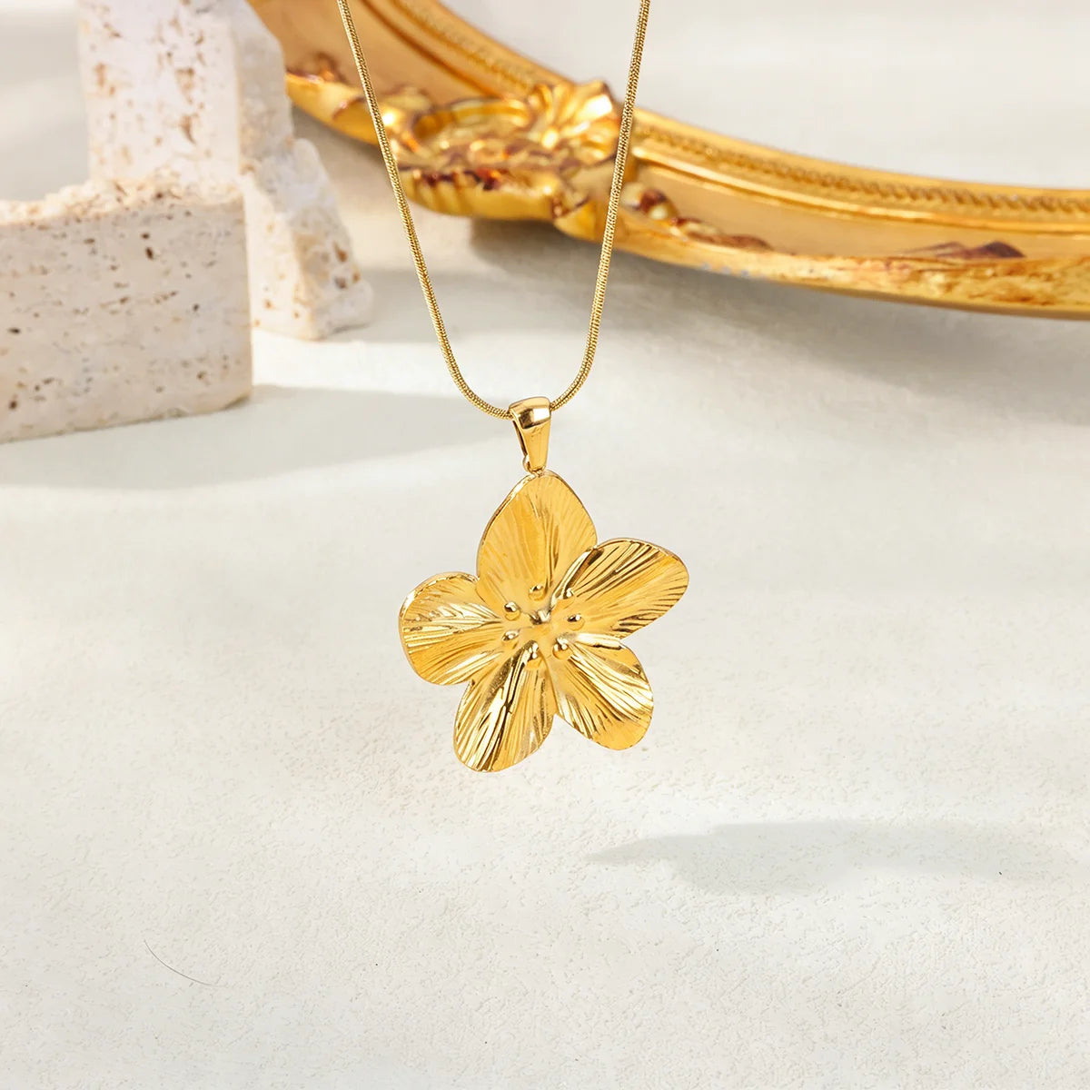 Stainless Steel Geometric Necklace For Women Fashion Sun Sunflower Pendant Clavicle Chain Aesthetic Jewelry Accessories Femme
